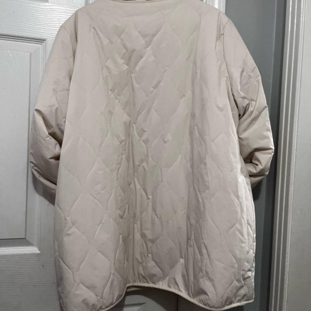 Women's Cream Quilted Jacket - Picture 4 of 9